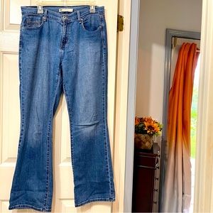 Levi’s Women’s Boot Cut Jeans Sz 10